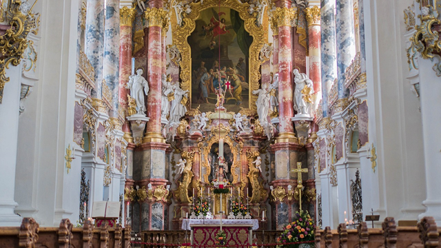 Probablement la salle rococo la plus importante au monde : nef principale de l'église de Wies (Bavière, Allemagne)