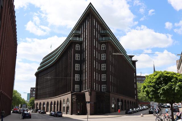 De forme remarquable, le Chilihaus est un point de repère de Hambourg.